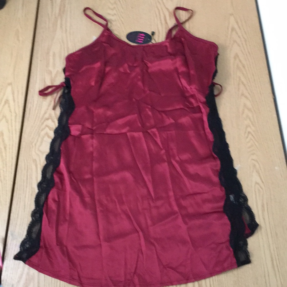 Bin 18 New Sainty Silky Lacey Chemise Lingerie Pajama Gown & Thongs Size Medium
